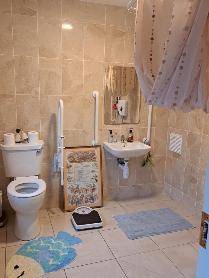 Budget Double Room In City Kilkenny Extérieur photo